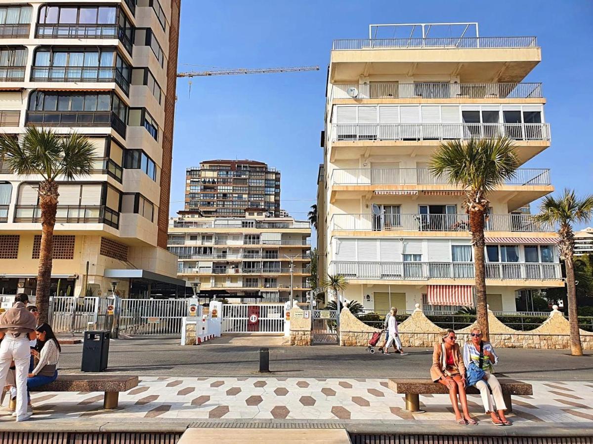 First Line Apartment With 3 Bedrooms And Seaviews Benidorm Exterior photo